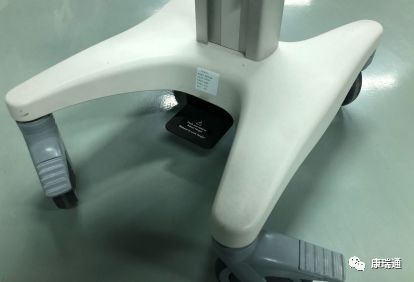 深入分析高品质医疗推车设计共性. 之一 一个金属的高强度底座