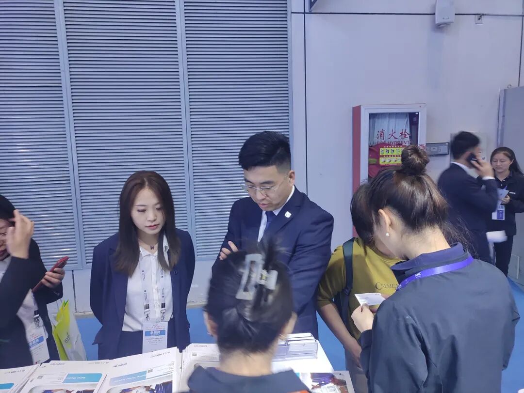 会聚你的风采,展示我的精彩