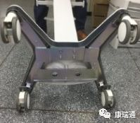 深入分析高品质医疗推车设计共性. 之一 一个金属的高强度底座