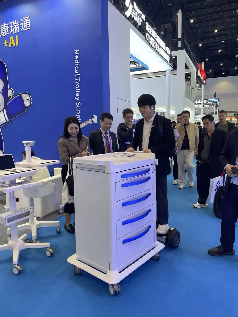 康瑞通成功亮相第94届北京CMEF|让医疗推车更智能,让医护工作更轻松:正文图片 5